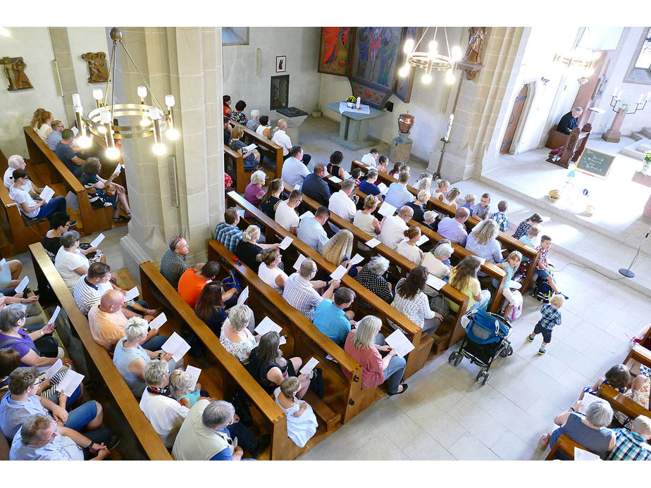 Ökumenischer Einschulungsgottesdienst in St. Crescentius (Foto: Karl-Franz Thiede)